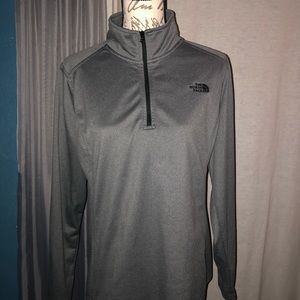 The North Face - women’s XL- Quarter zip up